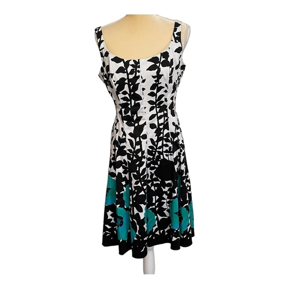 Jones New York Dresses & Skirts - Jones New York Fit & Flare Floral Sleeveless Scoop Neck Dress‎ Black White Sz 10